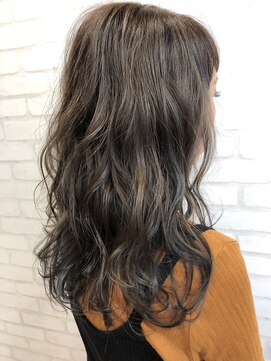 シュリット(Schrit) ゆるウェーブ アッシュカラー