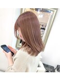 ピンクベージュ