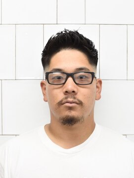 メリケンバーバーショップ コウベ(MERICAN BARBERSHOP KOBE) スキンフェードジェットモヒカン束間ベリショパーマ