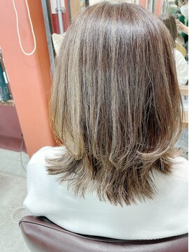 ルーファス 恵比寿 渋谷(Ruufus) 40代白髪ぼかしハイライトくびれボブ【Ruufus恵比寿渋谷3157f