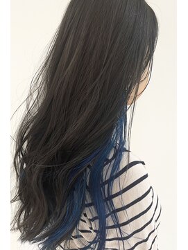 アース オーセンティック 関内店(EARTH Authentic) 20代30代大人可愛いインナーカラーグレージュ×コバルトブルー