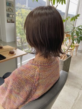 ヒトノワ(Hito.nowa) 似合わせカット外ハネボブ×グレーベージュカラー