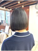 20代30代透明感暗髪アッシュブルーグレージュ丸みボブ