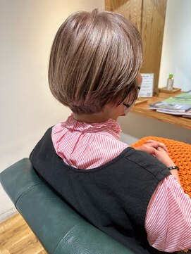 ハロー 池田店(Hollow) 【丸みショート/白髪ぼかし/脱白髪染め】石橋/池田/箕面