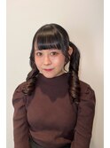 縦ロールコロネツインヘア