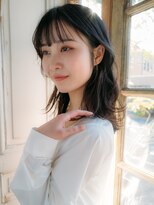 シンシ(Cinci) フェミニンセミロングスタイル