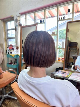 モロ(moro) ミニボブ × ラベンダーベージュ