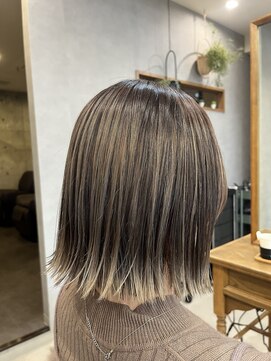 ユール 自由が丘(Yule) バレイヤージュ×外はねボブ×グレージュカラー