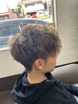 ヘアプロデュースグラント(hair produce grant)の写真/定番のツイスパや流行のフェザーパーマも人気！マンツーマンで向き合うメンズパーマと極上のヘッドスパ