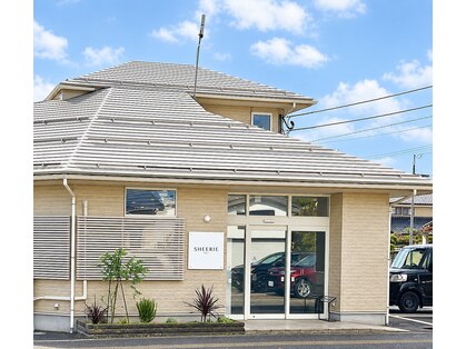 シアリー(SHEERIE)の写真
