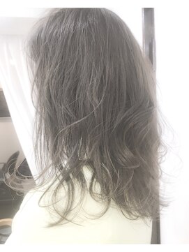 ヘアーアンドアトリエ マール(Hair&Atelier Marl) 【Marl外国人風カラー】ブルージュカラーのセミディスタイル