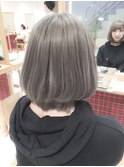 アッシュグレージュイルミナカラー☆丸みショートボブディ