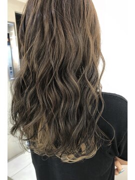 ユーフォリア 新宿通り(Euphoria) ◆ハイライト/レイヤーカット/グレージュ/ レイヤー /新宿