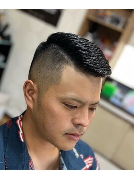 ピシャッとニ代目銀二郎 パンチパーマ