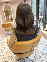 ボタン シブヤ(VOTAN SHIBUYA)&nbsp;韓国ヘア/くびれヘア/くびれ巻き/オリーブグレージュ