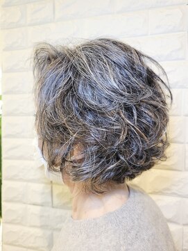 松本平太郎美容室 吉祥寺パートファイブ(PART5) グラレイヤーウェーブ×白髪ぼかしハイライト