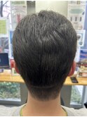 ツーブロックのショートヘア