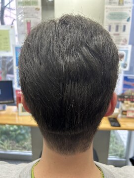 サロン ド シマ ツーブロックのショートヘア