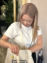 イル(iru)&nbsp;ハイトーンベージュ　ブリーチカラー