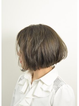 アッカ(acca) 丸みショートボブ@イルミナカラー