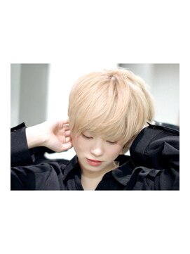 メイカ(MEIKA) ブロンドマッシュ