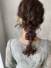 編みおろしヘアアレンジ