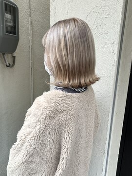 ブラン 阪急伊丹駅前店(Blanc.) ホワイトベージュ　ハイトーン　ダブルカラー