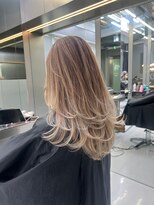 イキ 表参道(iki omotesando)&nbsp;ミディアムヘア/スラッシュ/グレージュカラー/デザインカラー