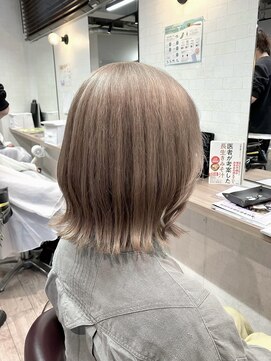 コワファーストナガサキシャンプーボーイ(COIFF1RST NAGASAKI SHAMPOO BOY) 長崎 くびれボブ×ミルクティーベージュ