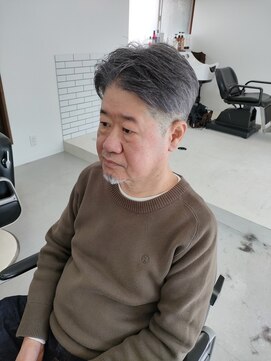 ガブ(GABU.) センターパート(襟足テーパースキンフェード)