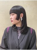 ワイド前髪姫カットにミディアムレイヤースタイル