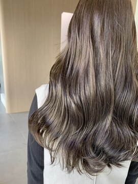 シー 立川(Si) ブリーチ無しカラーアッシュグレージュ/セミロング