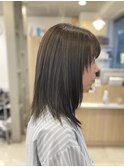 ブルーアッシュなミディアムボブ。5.11