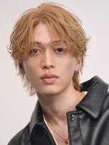 オーシャントーキョーオーバー 渋谷(OCEAN TOKYO OVER) ブリーチツーブロック波巻きスパイラルセンターパートウルフ