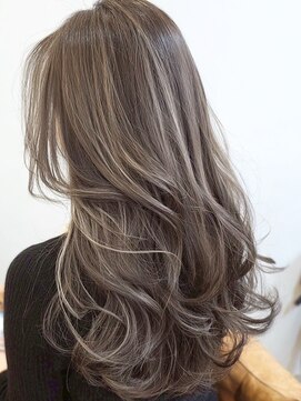 ハーツ(Heart's) 40代50代60代/脱白髪染め白髪ぼかしハイライトロングレイヤー