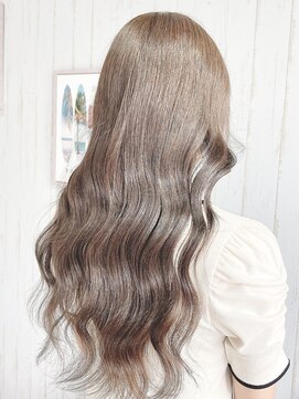 ロア 熊本(LOA) 透明感抜群ミルクティーグレー