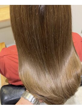 リタ(rita.) 林　直人　艶髪　カーキベージュ×イルミナカラー