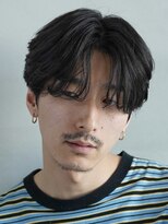 レタッチバイフィフス(RETOUCH by fifth)&nbsp;センターパートニュアンスパーマワンカールパーマ韓国コンマヘア