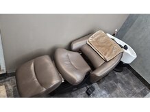 リス 本厚木店(lisse)の雰囲気（フルフラットのシャンプー台！首が辛くなくゆったりできます♪）