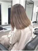 ベージュ×シャドールーツ