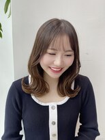 ステア ケース(stair case)&nbsp;外ハネくびれ巻き顔まわり前髪カット似合わせカットエギョモリ