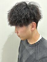 ヒュイル バイ ニアウ(Hwyl by Niau)&nbsp;メンズマッシュパーマツイストスパイラルパーマニュアンスパーマ