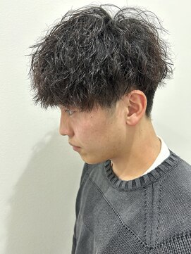 ヒュイル バイ ニアウ(Hwyl by Niau) メンズマッシュパーマツイストスパイラルパーマニュアンスパーマ