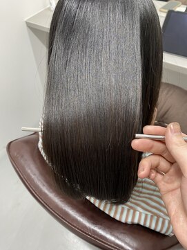 ライア 下北沢(laia) 艶髪【髪質改善 laia 下北沢 美容室 縮毛矯正 マンツーマン】