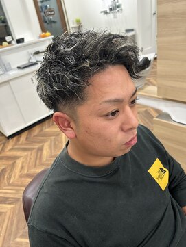 ヒカリ バイ イサミ 西川口(Hikari by ISAMI) 韓国マッシュスペインカールスパイキーショート〈理容室〉西川口