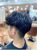 韓流エッジ：ツーブロック+韓国パーマで魅せる洗練スタイル