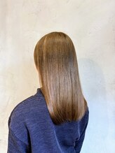 「FaBurkのうるツヤトリートメントで髪の悩み、まとめてケア。芯から潤う4STEP集中ケア」