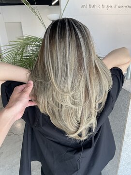 キング 高槻(K!ng) 縮毛矯正髪質改善ハイライトレイヤーカット高槻美容室エクステ