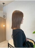 大人シアーベージュミニウルフボブミディアムレイヤー