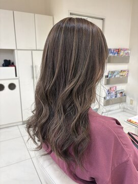 リタ ハマセン(LiTA. hamasen) ナチュラルなハイライト